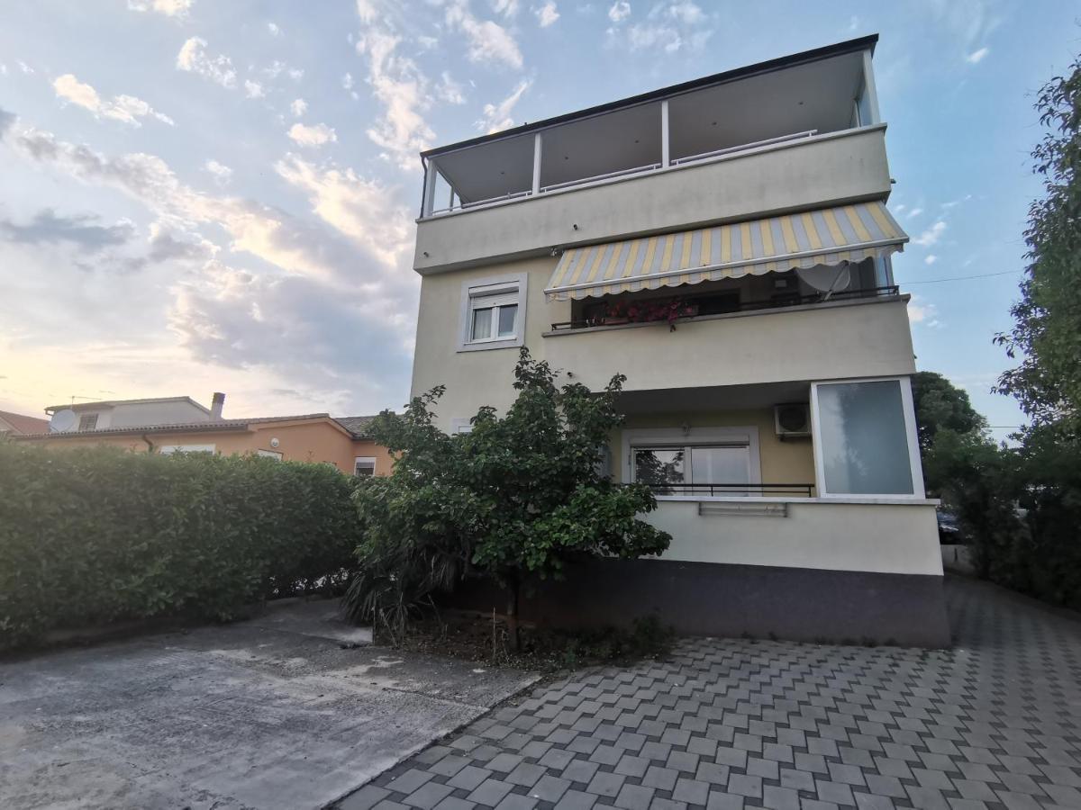 Nice Sunny Apartment بولا المظهر الخارجي الصورة