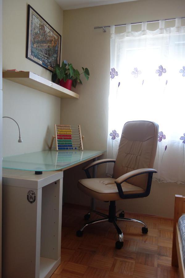 Nice Sunny Apartment بولا المظهر الخارجي الصورة